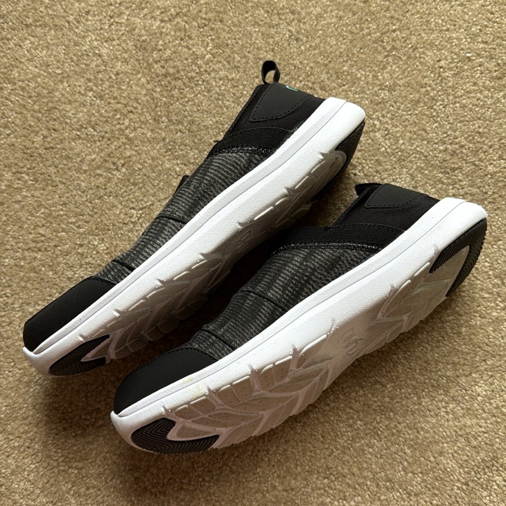 RYKA Women’s Edie Comfort Sneaker in Black - Picture 4 of 6